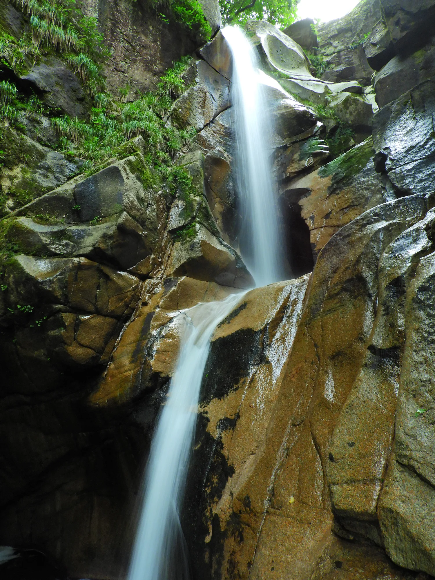 盆徳滝(滝山峡)の滝活画像