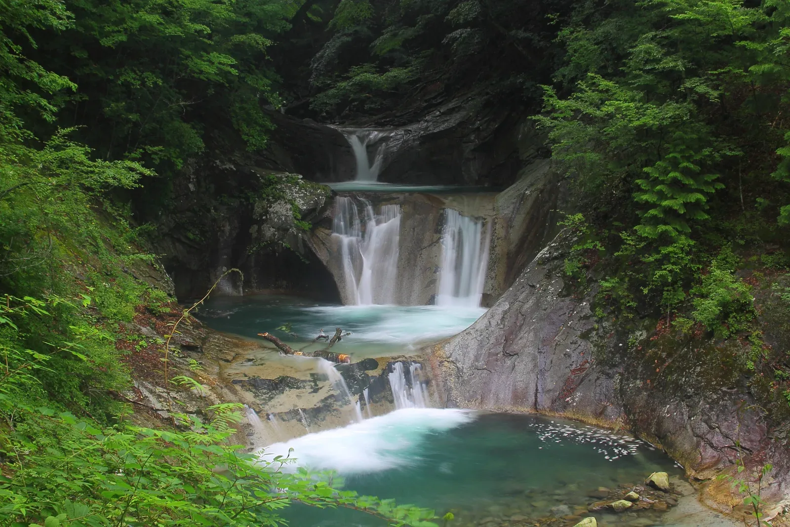 七ツ釜五段の滝（西沢渓谷）