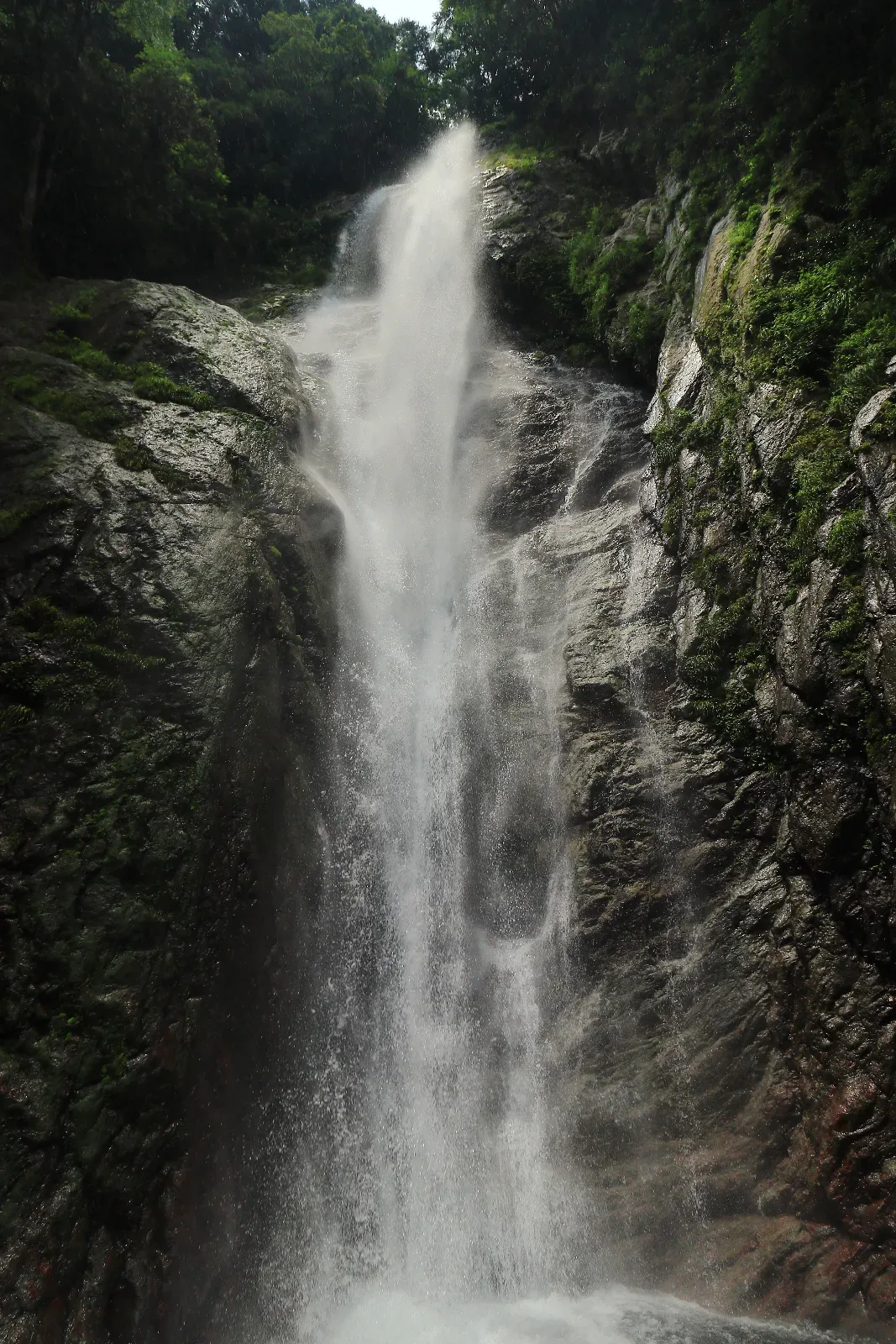 栴檀轟の滝
