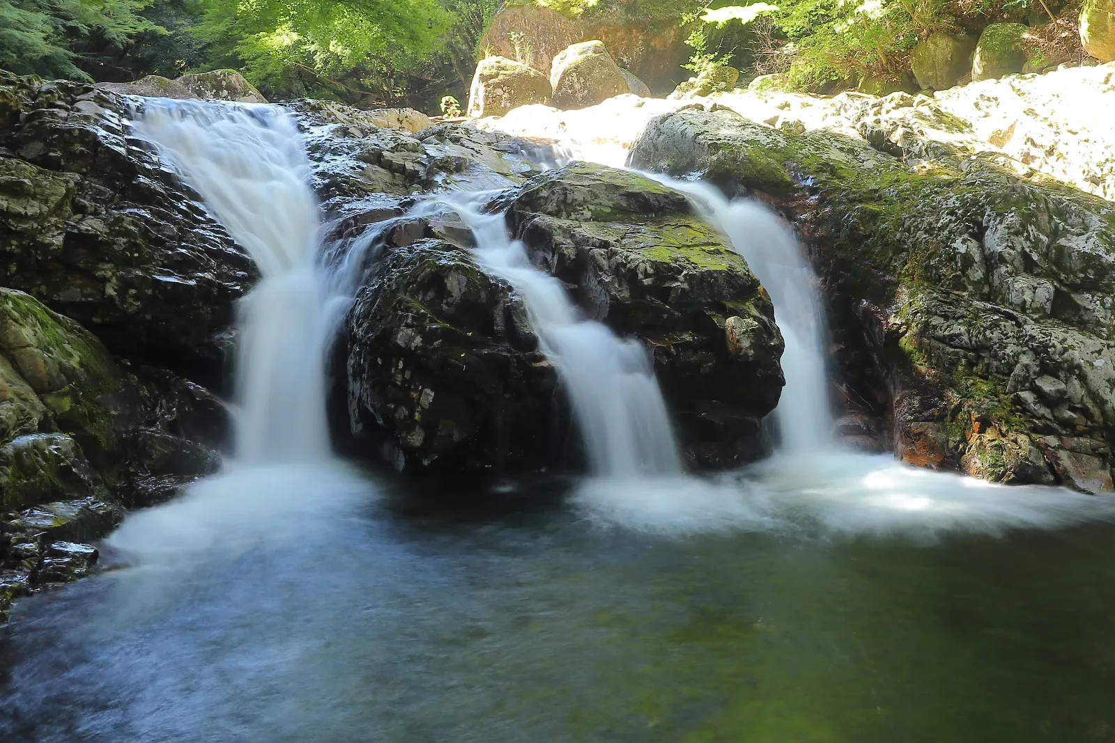 三筋の滝(滑床渓谷)